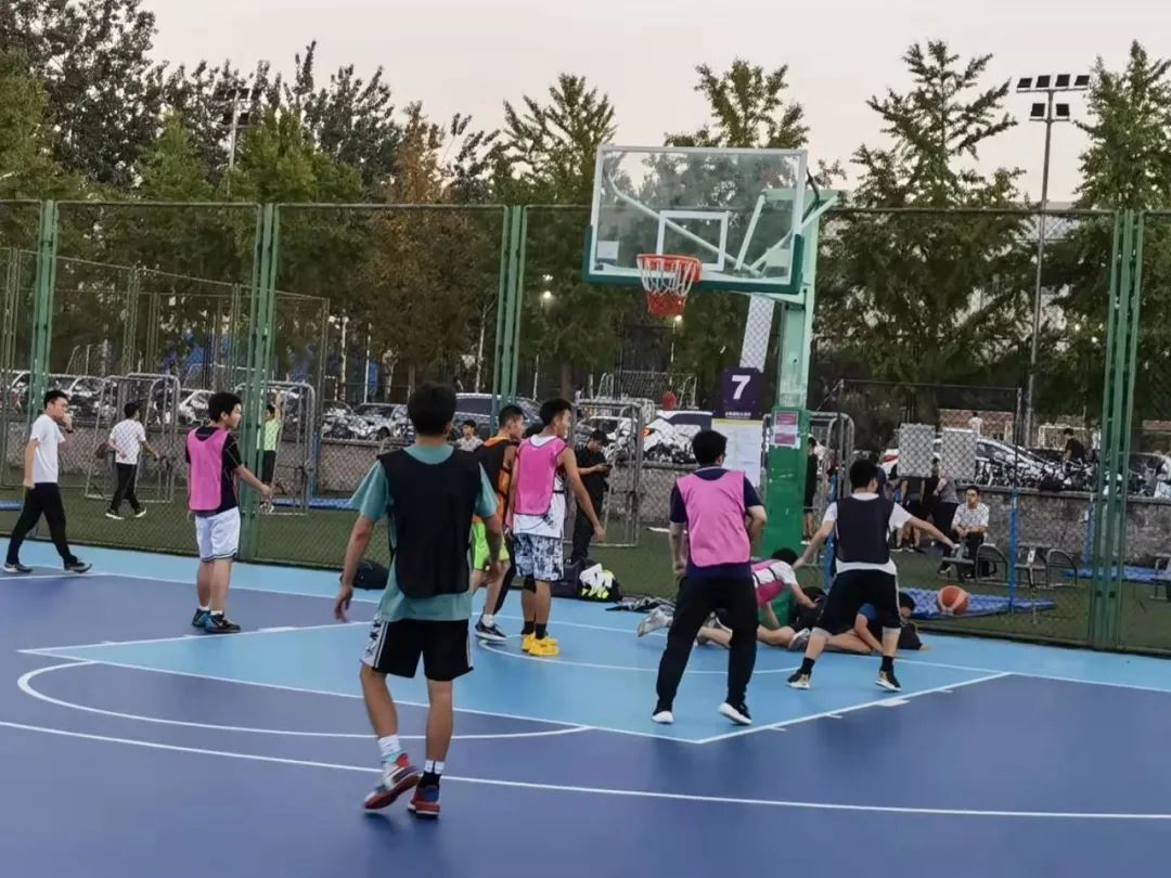 丹麦前锋连战皆捷昂首杀进季后赛 