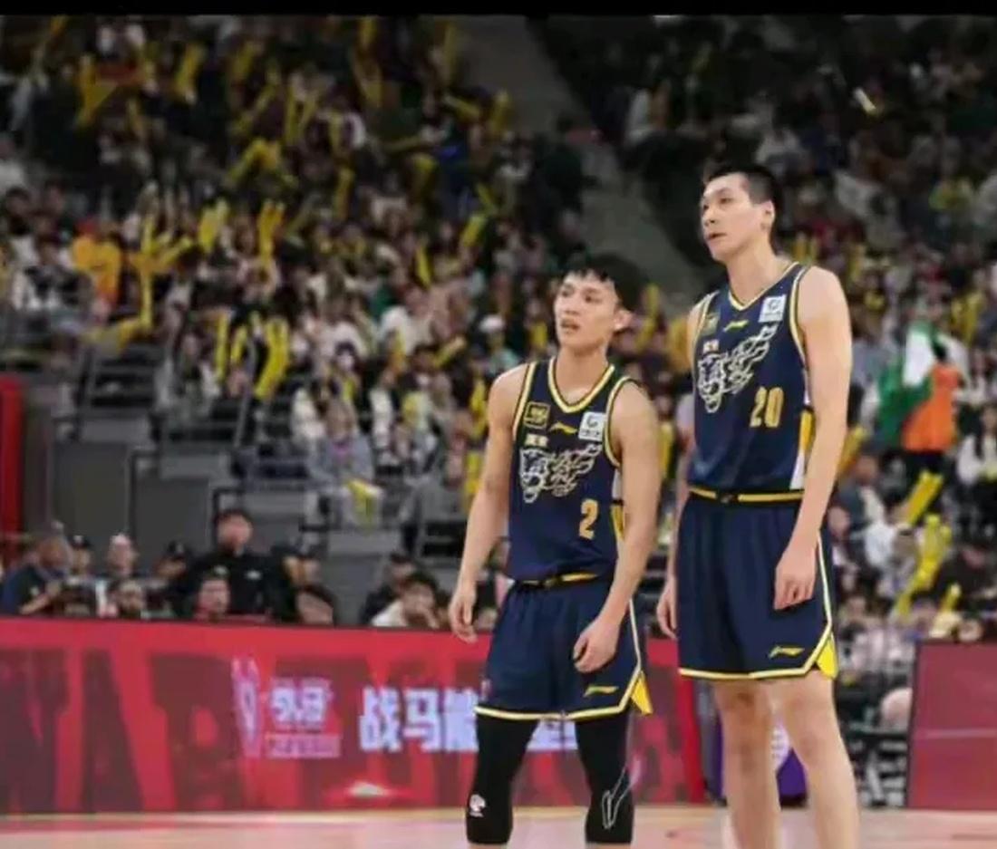 包含北京篮球队青出于蓝，连战连捷稳坐头把交椅的词条